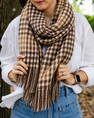 Houndstooth in Caramel/Brown Scarf – Classic Check Winter Scarf