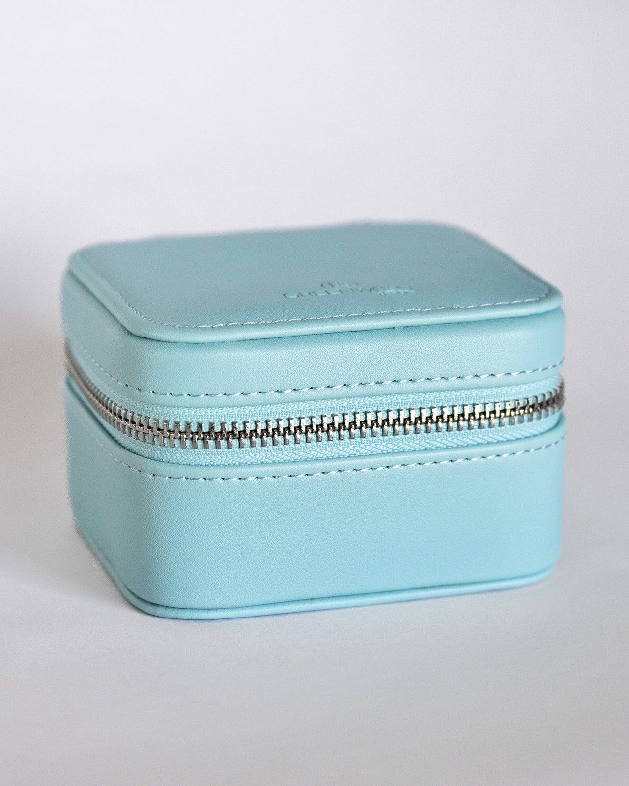 jewelry case, jewelry box, travel case, travel jewelry case, mint jewelry case, small jewelry case
