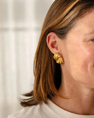 18k gold-plated stainless steel, Tarnish-free, Waterproof, Suitable for sensitive skin, gold earrings, retro earrings, vintage charm, classic earrings, beautiful earrings, timeless earrings, stud earrings, knot design earrings
