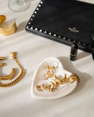 18k gold-plated stainless steel, Tarnish-free, Waterproof, Suitable for sensitive skin, gold earrings, retro earrings, vintage charm, classic earrings, beautiful earrings, timeless earrings, stud earrings, bow earrings