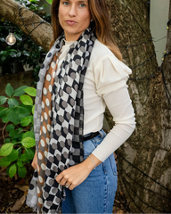 Frankie Geo in Black Autumn/Winter Scarf