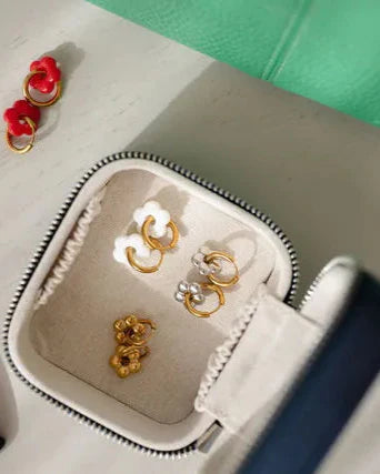 18k gold-plated stainless steel, Tarnish-free, Waterproof, Suitable for sensitive skin, gold earrings, retro earrings, vintage charm, classic earrings, beautiful earrings, timeless earrings, hoop earrings, flower  earrings, white flower arrings