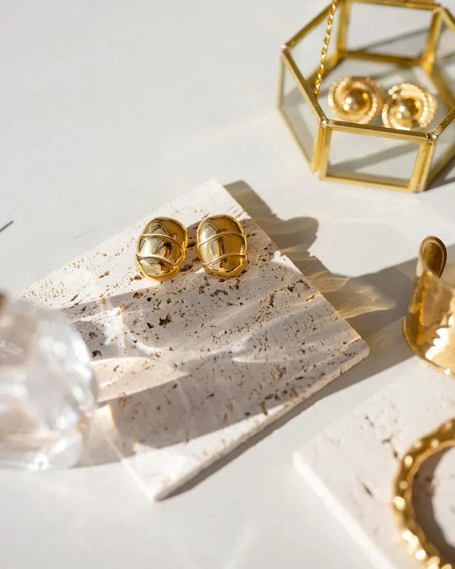 18k gold-plated stainless steel, Tarnish-free, Waterproof, Suitable for sensitive skin, gold earrings, retro earrings, vintage charm, classic earrings, beautiful earrings, timeless earrings, oval earrings, textured earrings