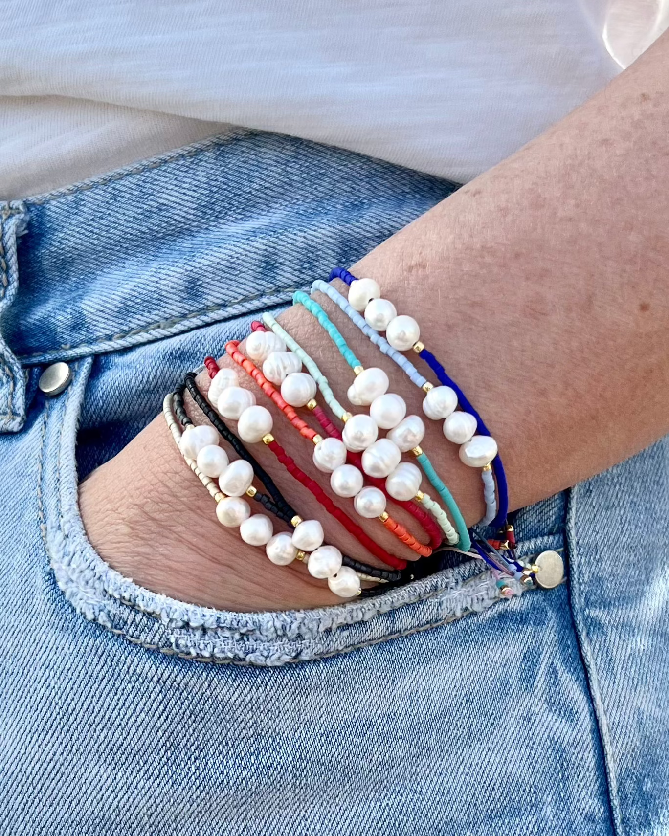 bright bracelet, fun bracelet, pearl bracelet, pretty bracelet, young girls bracelet, stackable bracelet, expandable bracelet