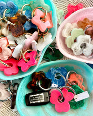 Flower Keyring, Pretty Keyring, Feminine Keyring, Chunky Keyring, Resin Keyring